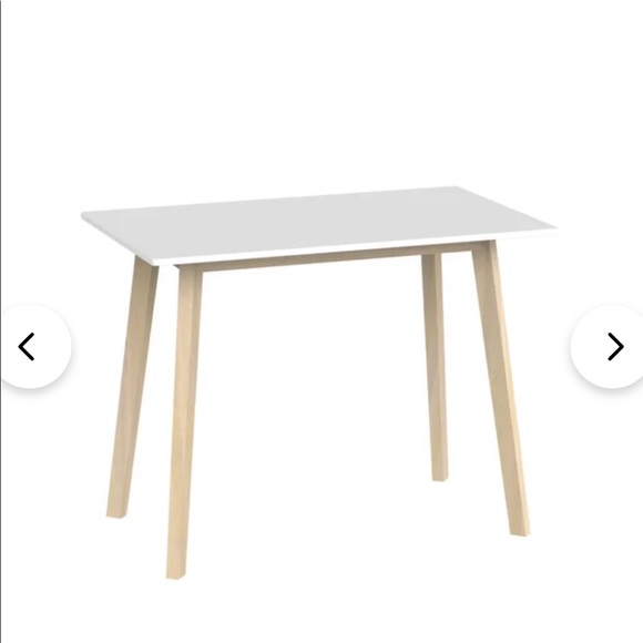 Desk - Picture 3 of 4